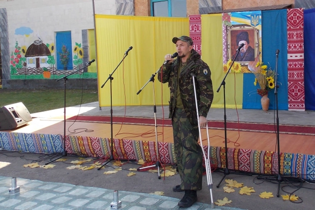 Лубенці збирають підписи за перейменування вулиці на честь загиблого захисника Віктора Новікова