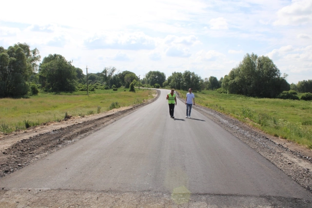 На Пирятинщині продовжують ремонтувати дороги в сільських населених пунктах