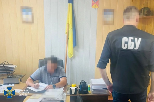 Співробітнику Лохвицького РТЦК, який отримав хабар 6 тис доларів, присудили штраф 51 тис гривень