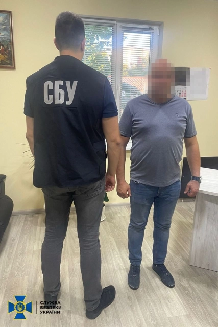 СБУ затримала керівника військкомату на Полтавщині на хабарі (доповнено)