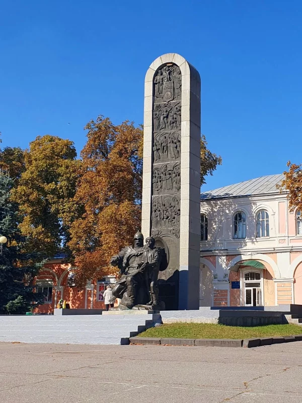 Братська могила, танк, барельєф та інші пам'ятники, які приберуть у Лубенській громаді