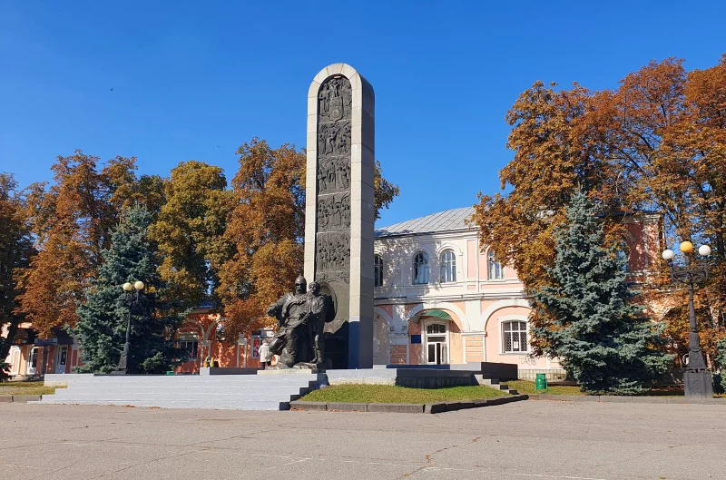 Братська могила, танк, барельєф та інші пам'ятники, які приберуть у Лубенській громаді