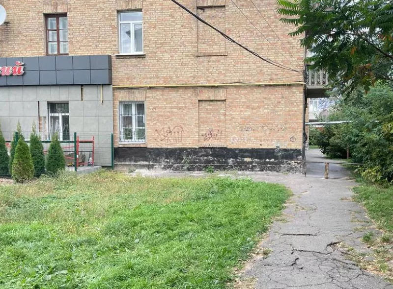 Суд виніс вирок неповнолітнім, які побили та пограбували чоловіка в Лубнах