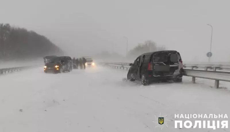 На Пирятинщині в аварії за участі кількох автомобілів загинув чоловік