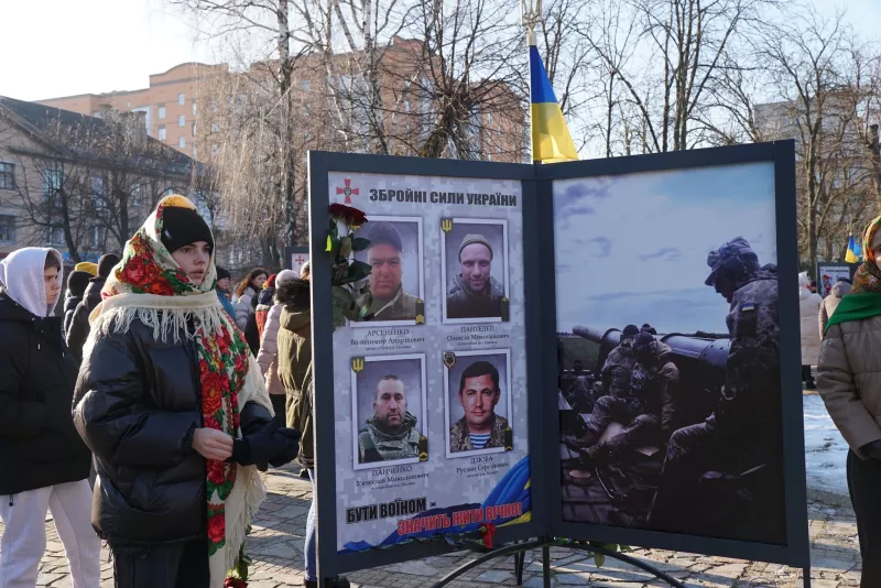 У Лубнах відкрили вуличну інсталяцію, присвячену загиблим на війні лубенцям