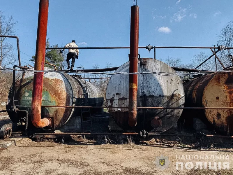 Житель Полтавщини організував злочинну групу, яка викрадала нафтосировину з центральних магістралей