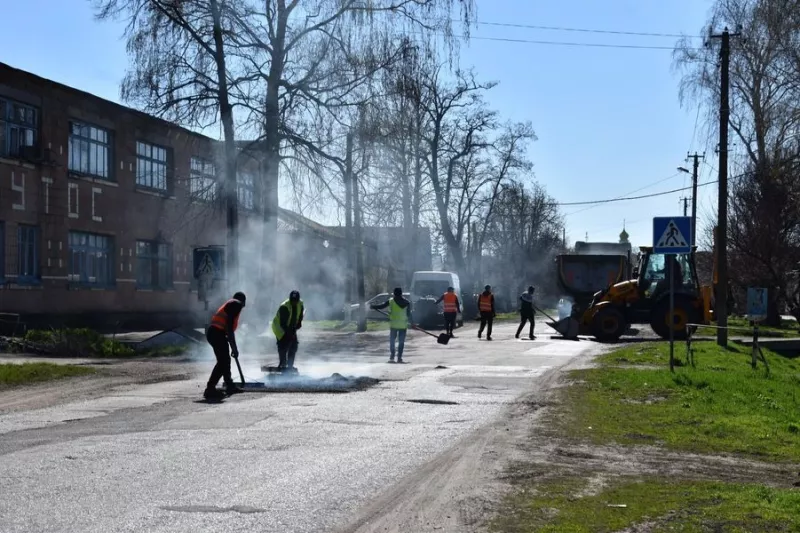 У Пирятині почали ремонтувати дороги