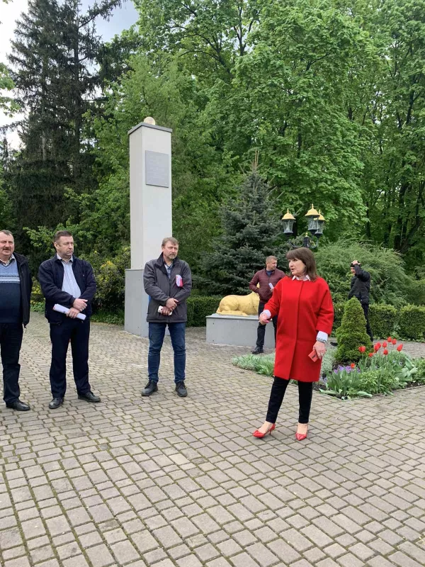 Жителі села Заріг на Оржиччині висловилися проти будівництва станції зв'язку в центрі села, проте її збудують