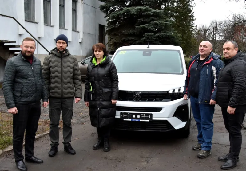 У Пирятині придбали спеціалізовний автомобіль для людей, які постраждали від домашнього насильства