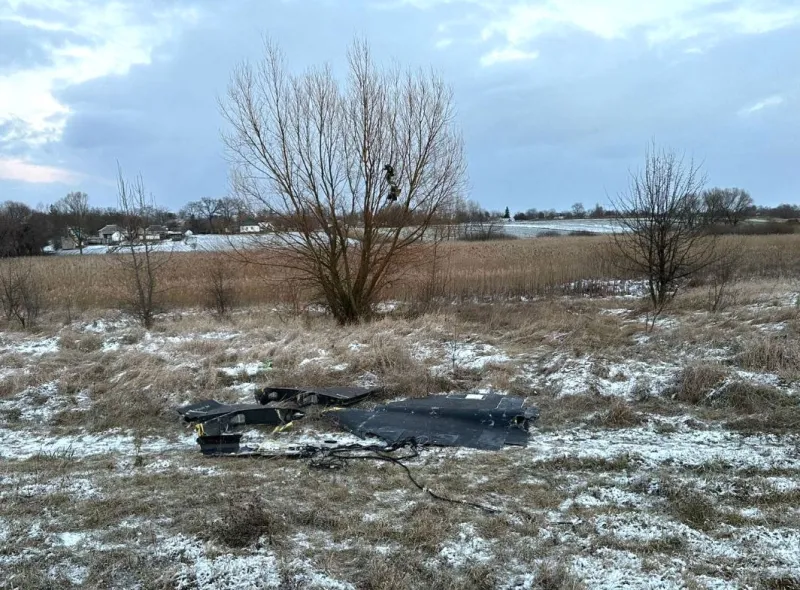 На Полтавщині та ще двої областях уламки збитих безпілотників пошкодили будинки