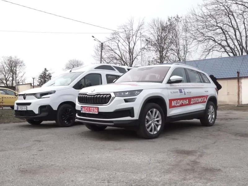 У Лубнах отримали два автомобілі для медицини та соціальних служб