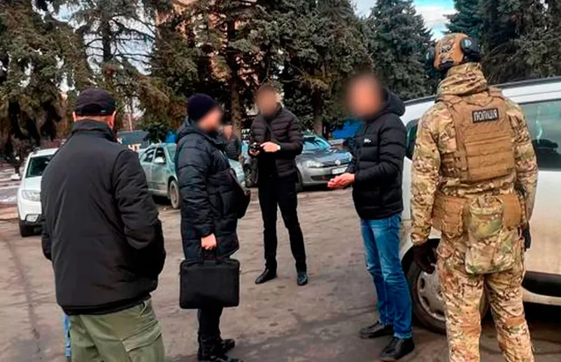На Полтавщині на хабарі затримали селищного голову