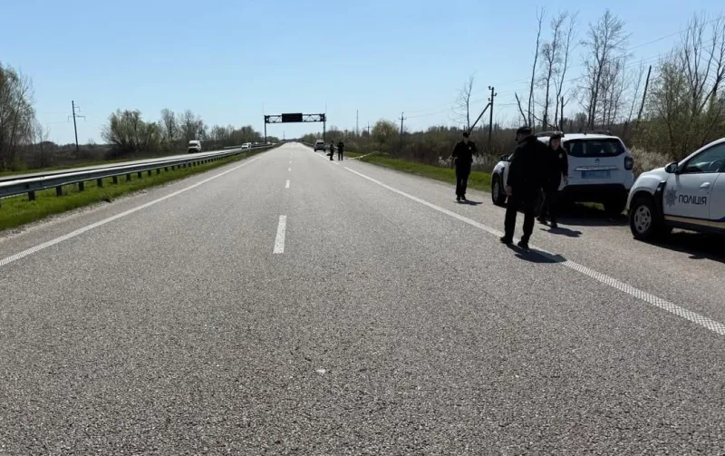 На трасі поблизу Хорола чоловік насмерть збив літню жінку та втік з місця події