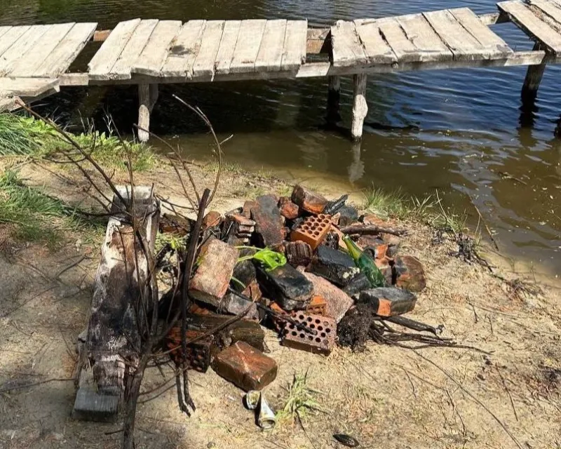 У Пирятинській громаді перед купальним сезоном очистили річку біля пляжів