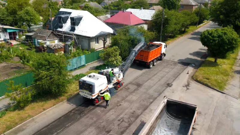 У Лубнах ремонтують дорогу по вулиці Олександрівська