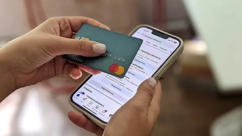 Трьох жителів Полтавщини шахраї ошукали на понад двісті тисяч гривень