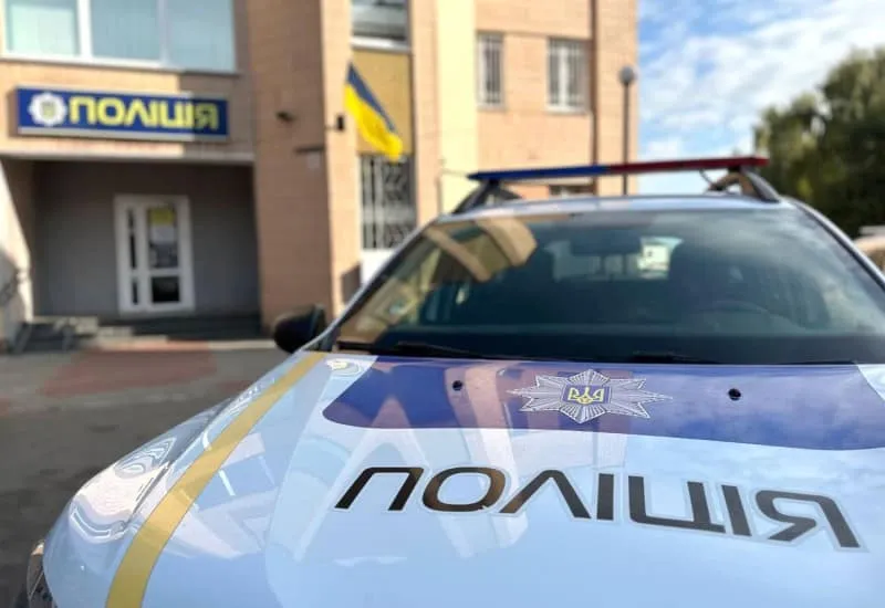 У Лубенській громаді підозрюють жінку в нарузі над могилою загиблого захисника України