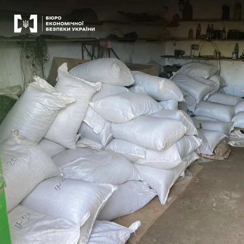 За нелегальне виробництво та продаж тютюну ув'язнили чотирьох полтавців