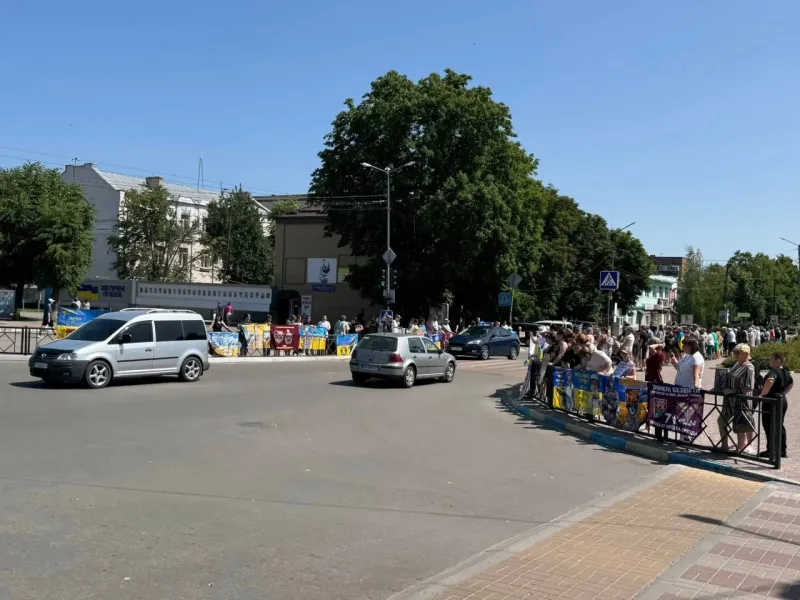 У Хоролі відбулася мирна акція на підтримку полонених та зниклих безвісти