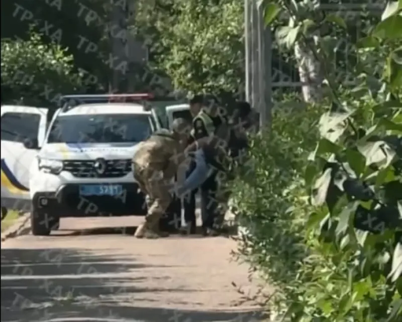 У Полтаві під час оповіщення чоловік травмував патрульного та пошкодив бодікамеру