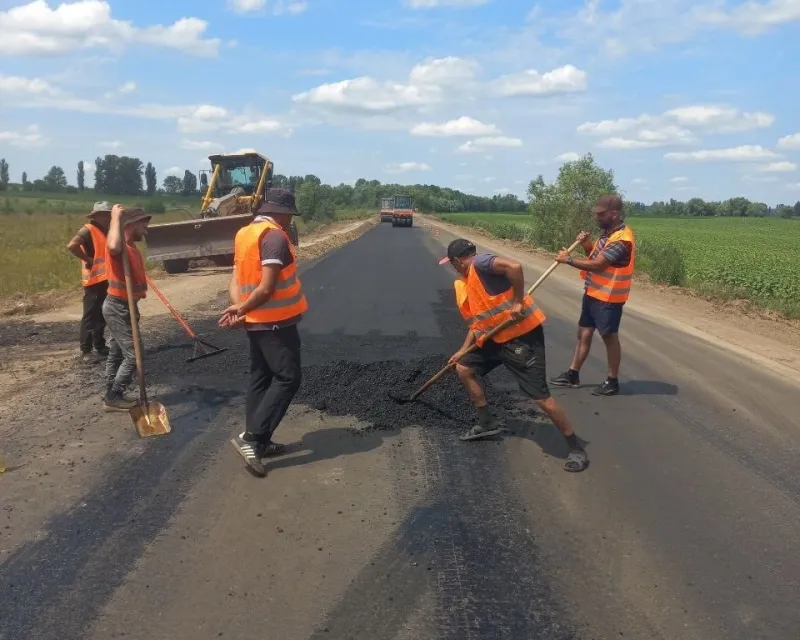 Цьогоріч на Полтавщині відновили 342,6 тис. м кв місцевих автодоріг