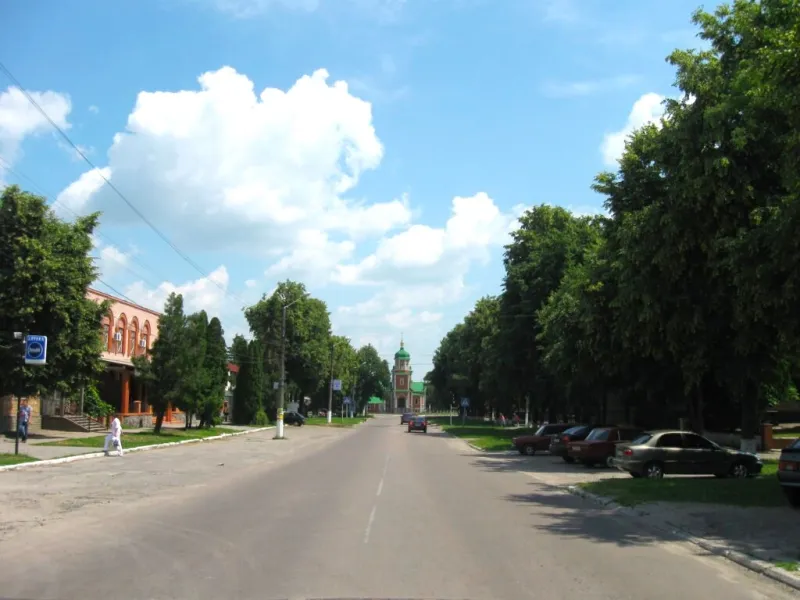 У Хоролі хочуть обмежити рух вантажівок на час спеки