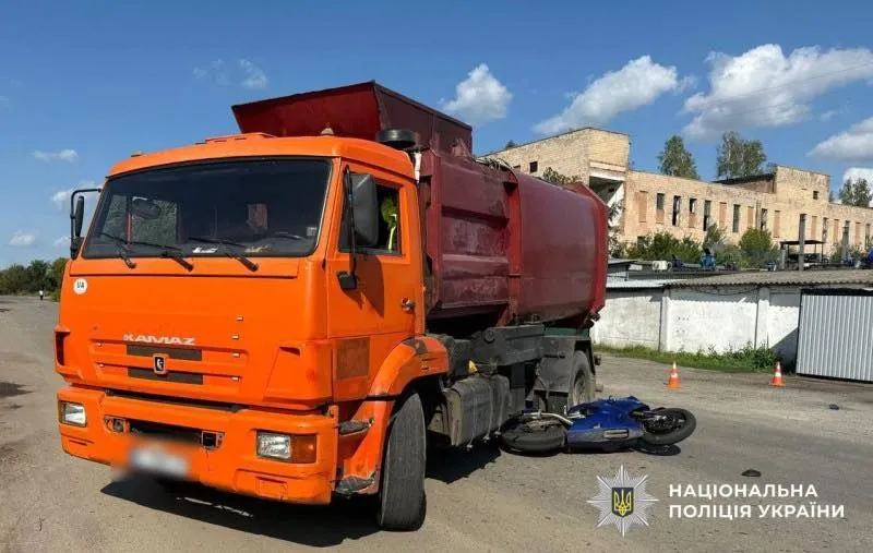 У Лубнах через зіткнення з Камазом постраждав мотоцикліст