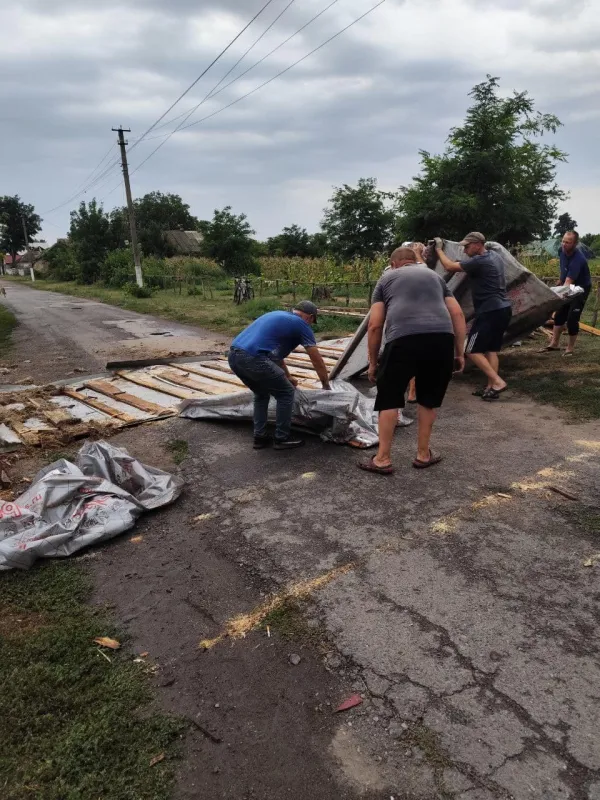 На Оржиччині буревій пошкодив будиинки, дерева та електромережу