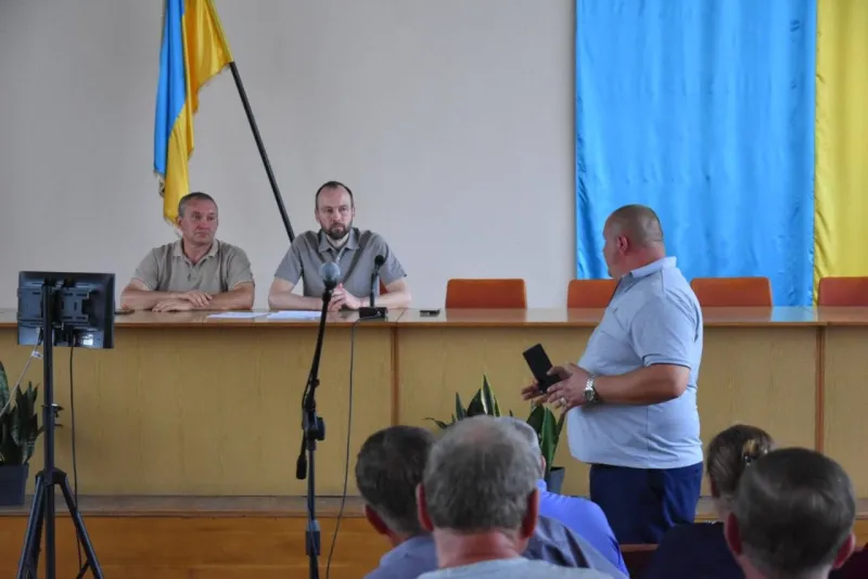 Сучасний ринок чи стихійна торгівля: у Пирятині шукають компроміс