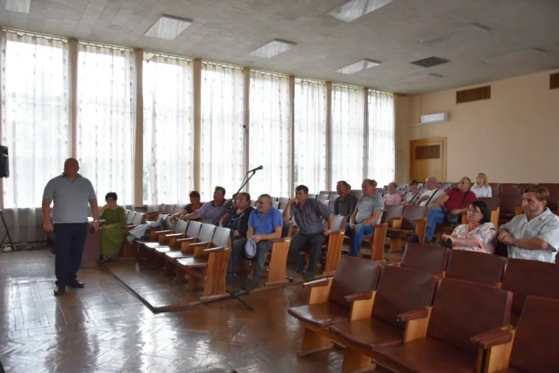 Сучасний ринок чи стихійна торгівля: у Пирятині шукають компроміс