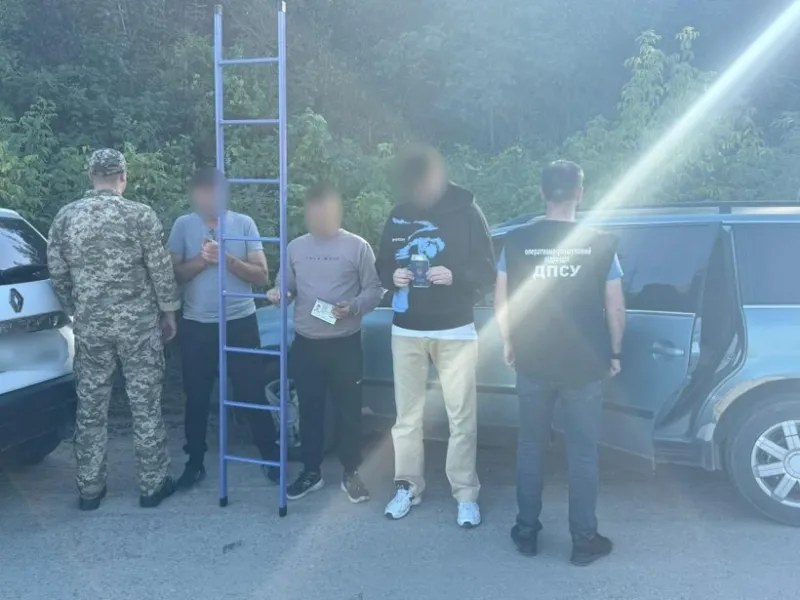 Полтавець заплатив 4 тисячі доларів, щоб драбиною перелізти кордон