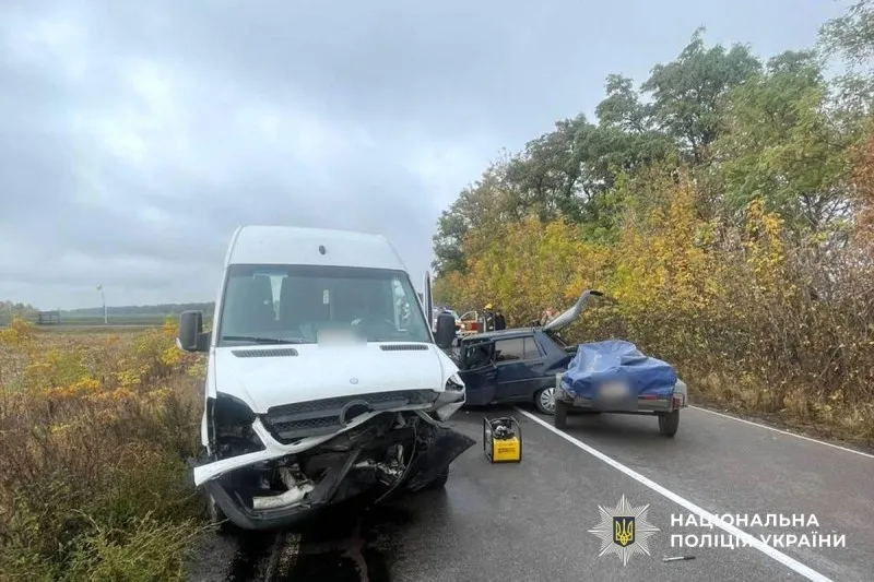 Смертельна ДТП на Полтавщині: поблизу Пирятина зіткнулися ЗАЗ та мікроавтобус