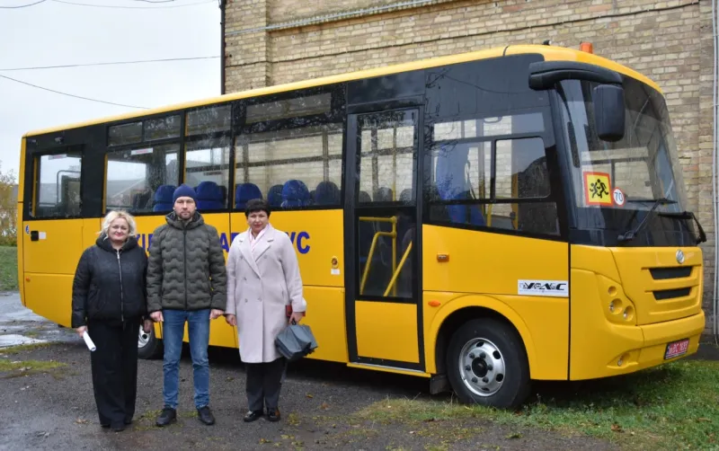 Новий інклюзивний шкільний автобус придбали Пирятинському ліцею №4