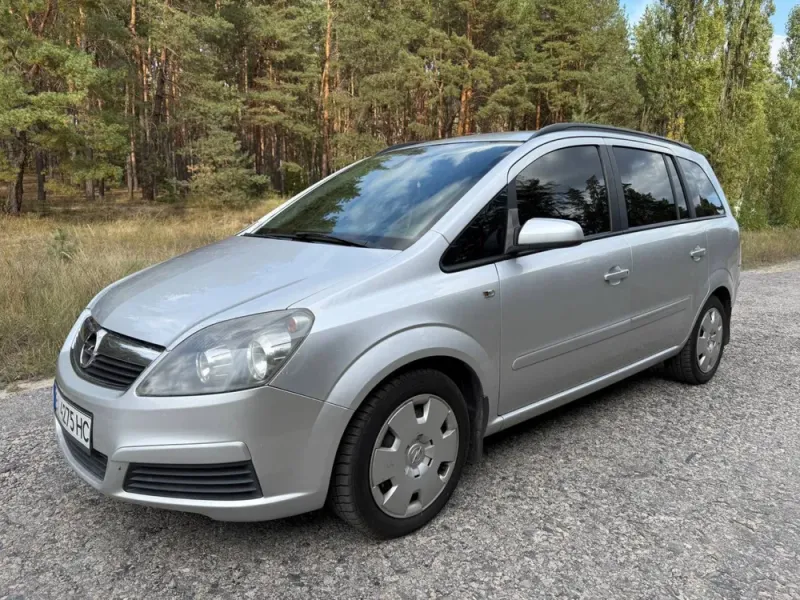 Управління соцзахисту у Лубнах купує вживаний Opel Zafira