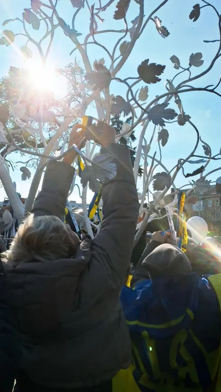 У Лубнах відкрили Дерево Надії на честь зниклих безвісти захисників та полонених