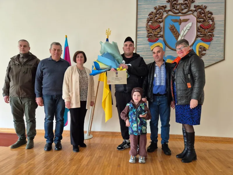 У Гребінці вручили відзнаку Міністра оборони ветерану Сергію Гладишку