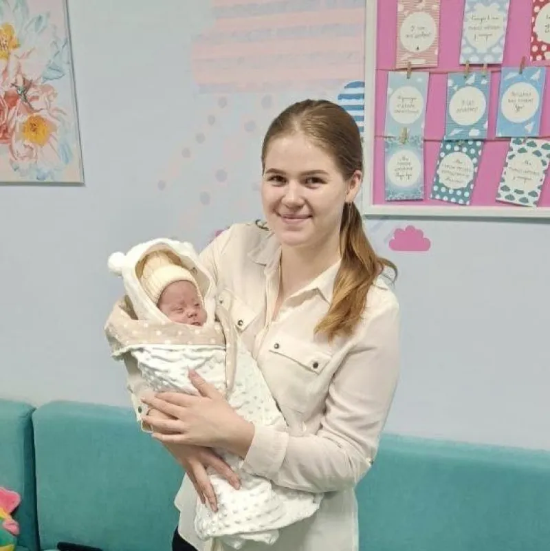 Маленьке диво: хлопчик, що народився у 900 грамів, після 79 днів лікування поїхав додому