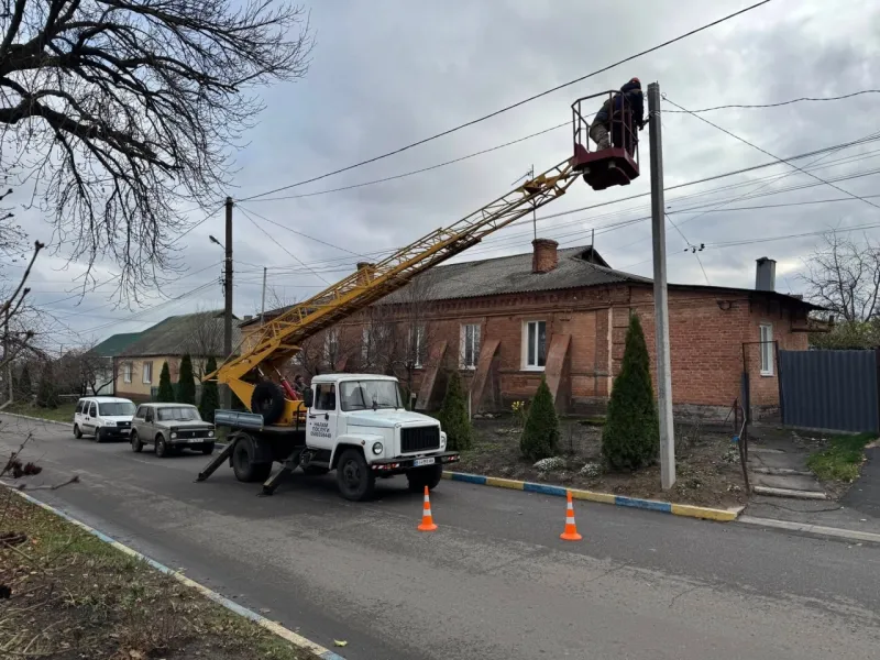 У Хоролі реконструюють мережу вуличного освітлення 
