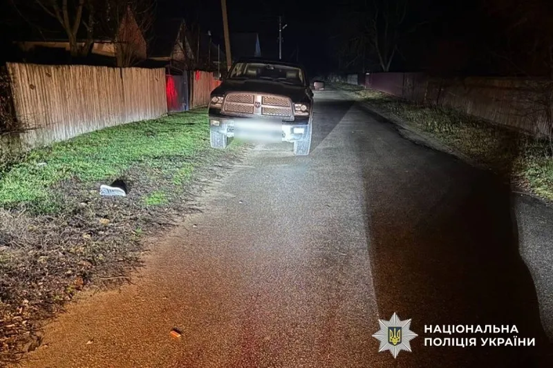 На Лубенщині пасажир вистрибнув з авто на ходу: чоловік помер у лікарні