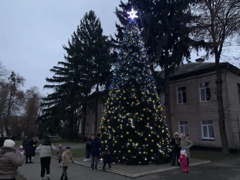 Свята без зайвих витрат: як громади Полтавщини відкривали свої ялинки