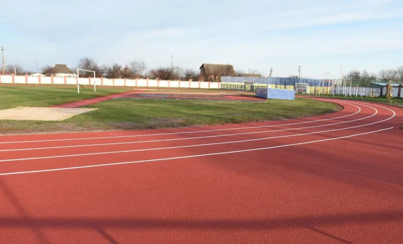 Підтримка спорту та ветеранів: у Пирятині модернізують стадіон за 8,6 млн грн