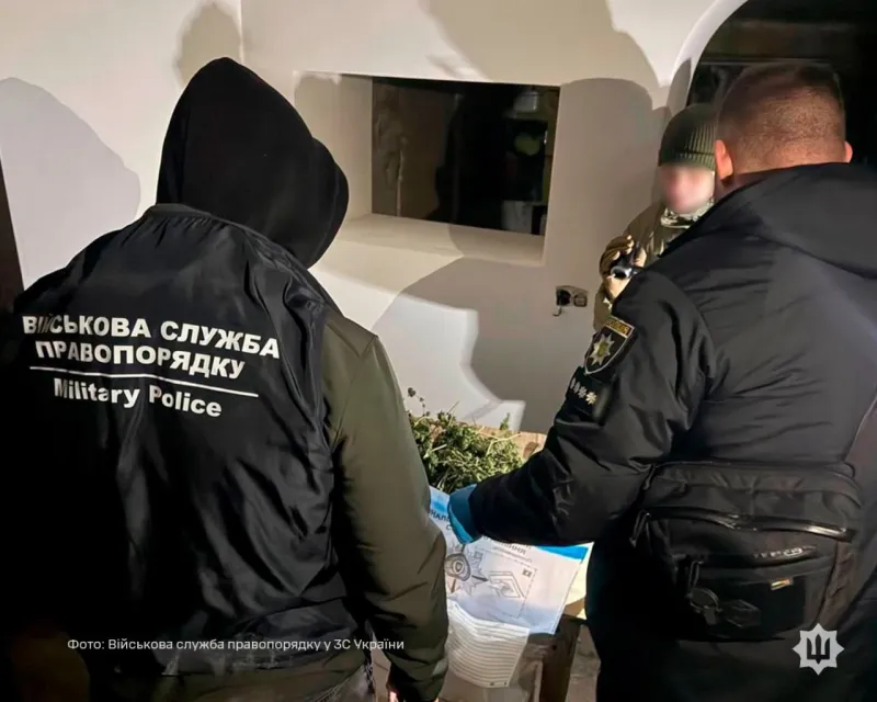 У старшого сержанта на Полтавщині виявили речовину, схожу на наркотичну