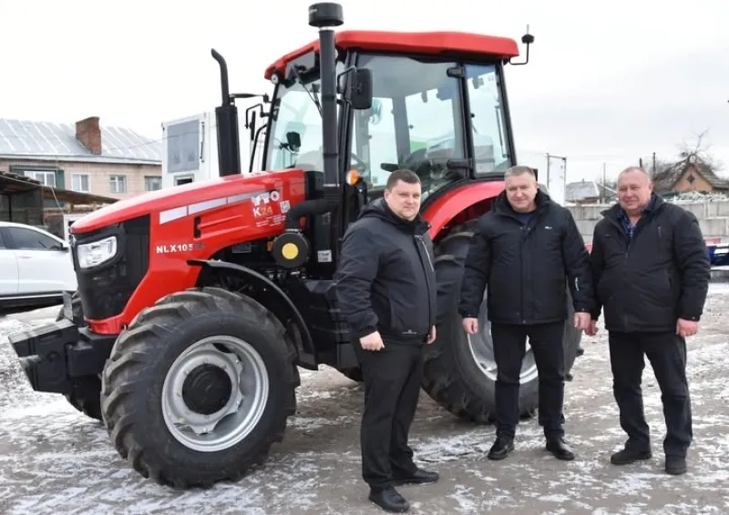 Пирятин отримав новий трактор у межах міжнародного екопроєкту