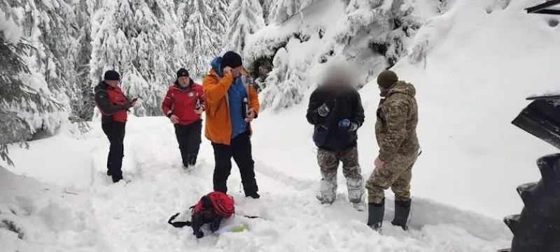 На Закарпатті врятували полтавця, який заблукав у горах при спробі перетнути кордон
