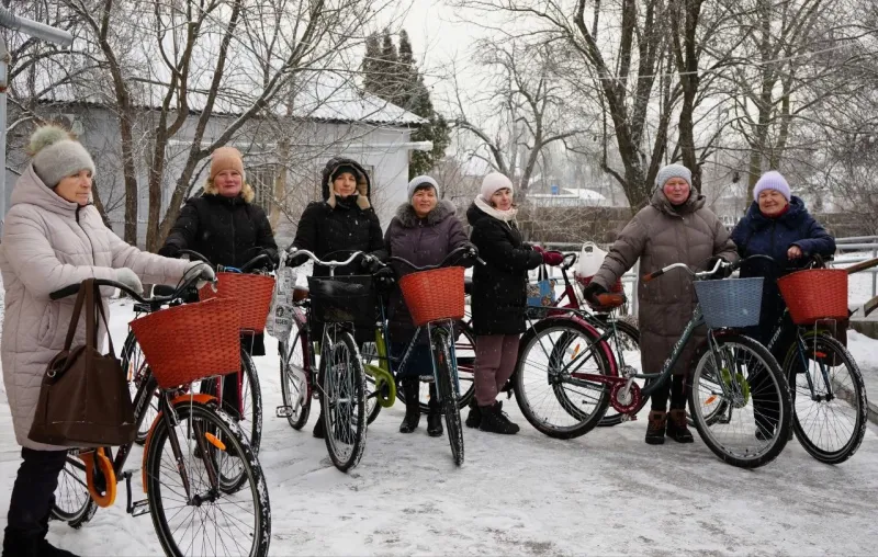 У Пирятині соціальним працівникам придбали 12 велосипедів