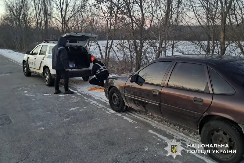 На Хорольщині поліцейські допомогли водієві дістатися до дружини в пологове відділення