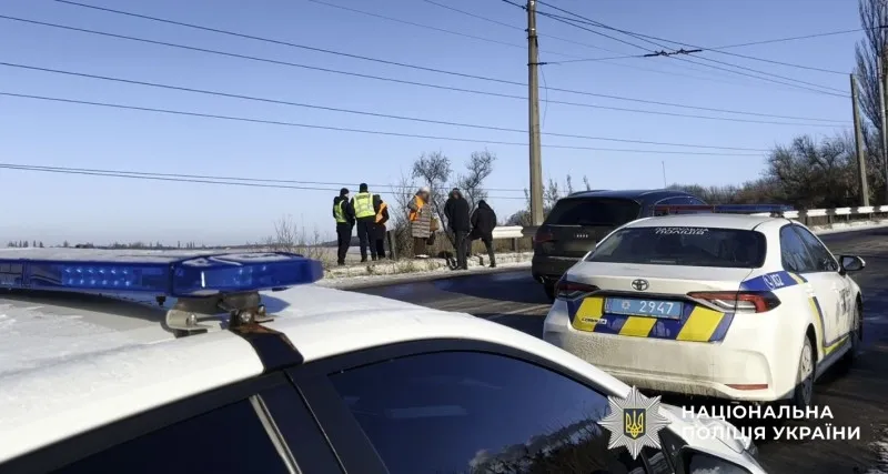 На Полтавщині автобус з пасажирами з'їхав у кювет: постраждали двоє людей