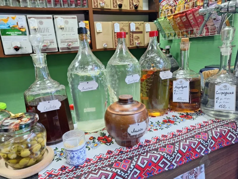 У торгових точках на Полтавщині вилучили нелегальний алкоголь