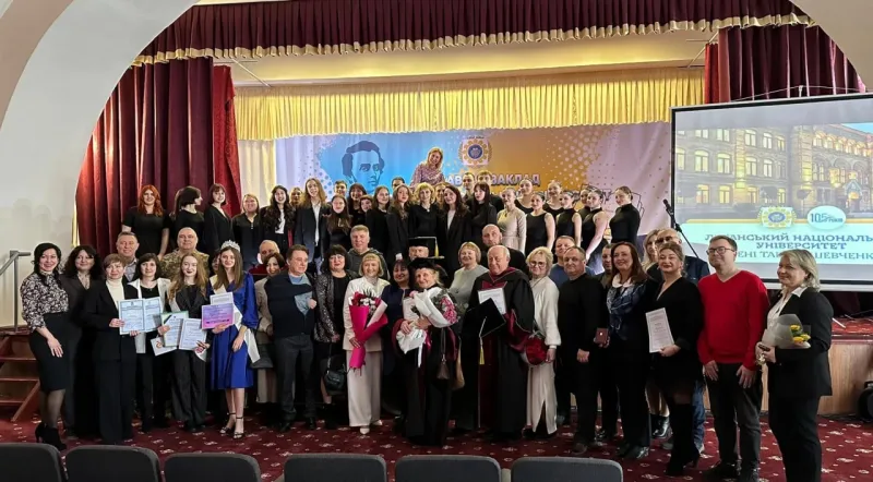 Міські голови Миргорода і Лубен стали почесними докторами Луганського університету