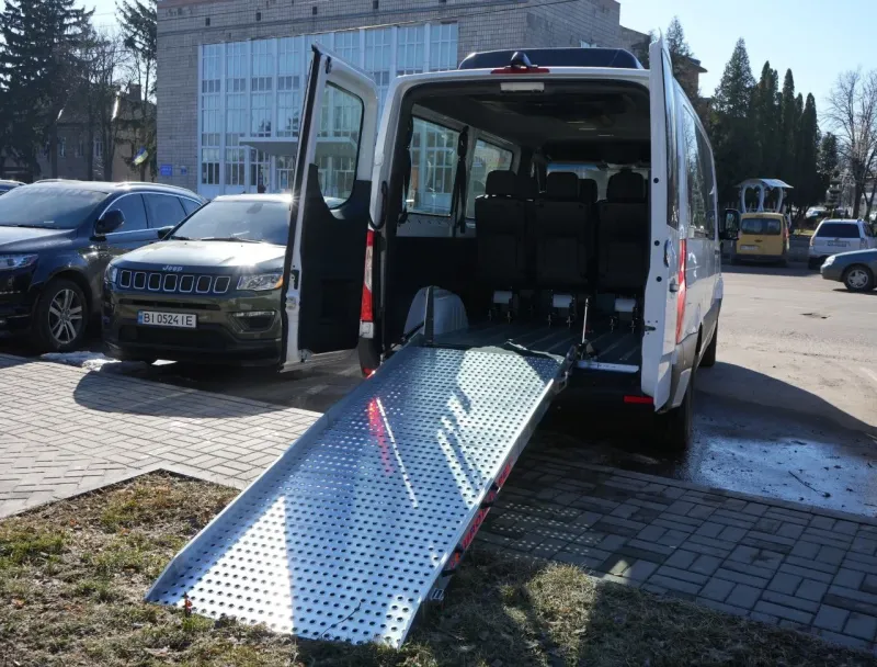 Пирятин отримав мікроавтобус від німецького міста-партнера